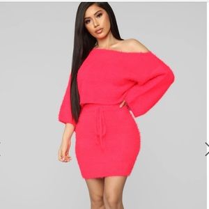 FASHION NOVA “YOU FEEL ME FUZZY SKIRT SET” NEON PINK